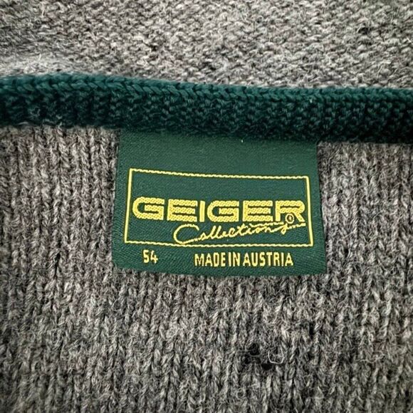 Vintage Geiger Womens Gray 100% Wool Christmas Theme Cardigan Jacket Sz 54 - Picture 3 of 9